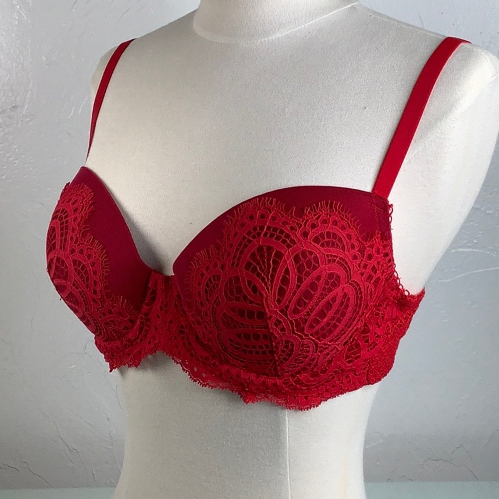 Victoria’s Secret Dream Angels Lined Demi Red Lace wired bra size 34D EUC